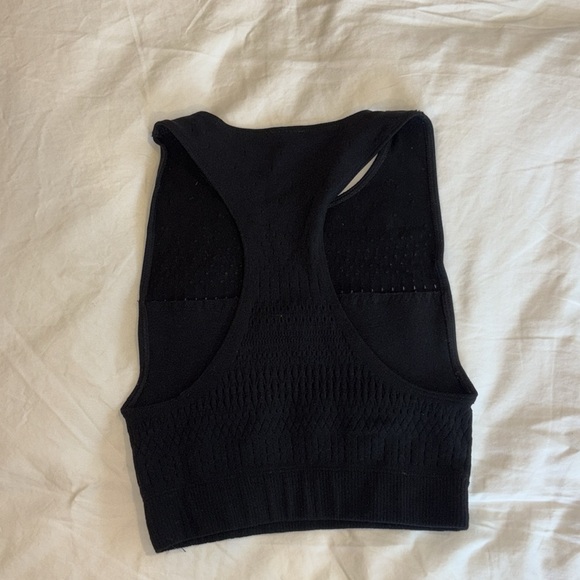 fabletics breathable bra - Picture 2 of 3